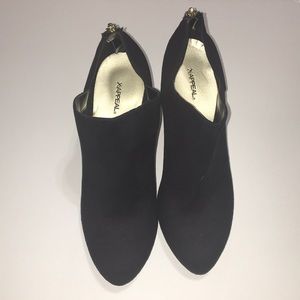 X-Appeal Black Healed Booties